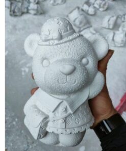 sản phẩm tượng gấu dâu đội mũ
