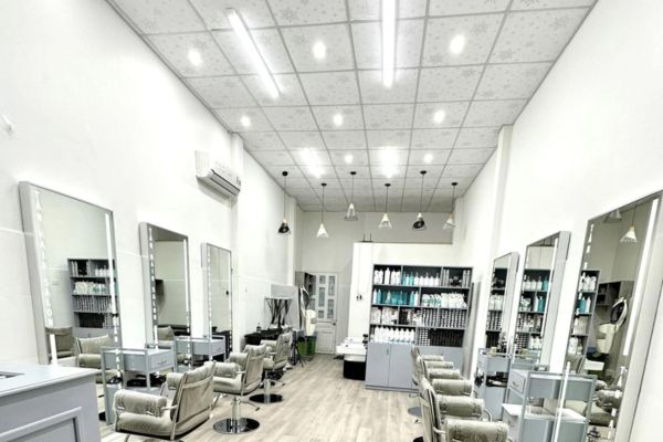 thiết kế trần thạch cao thả salon tóc đẹp